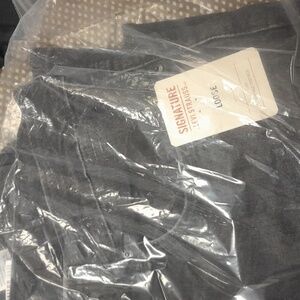 Signature by levi Strauss brand new size 32x32 blackish loose fit